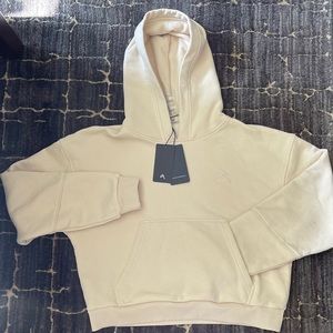 Krissy Cela’s Oner Active Classic Lounge